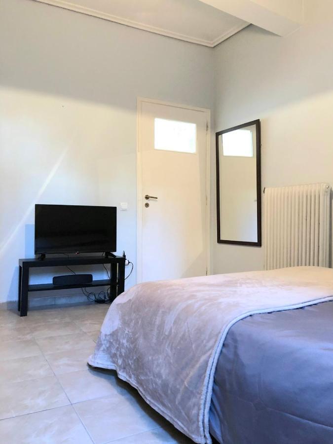 Lysandros Comfortable Apartments In Athens, Near The Metro Eksteriør billede