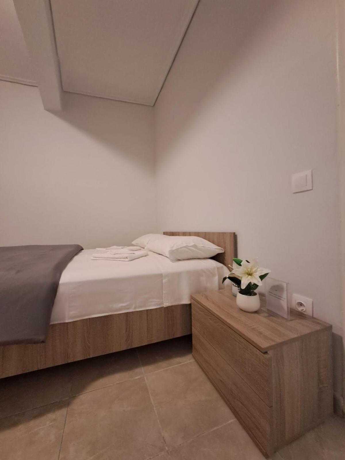 Lysandros Comfortable Apartments In Athens, Near The Metro Eksteriør billede